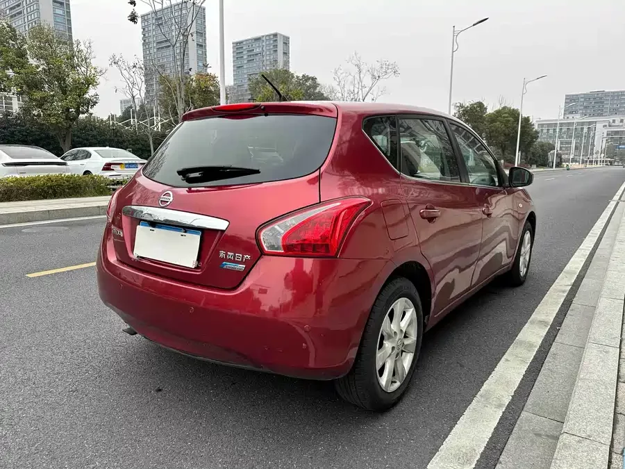 Nissan Tiida