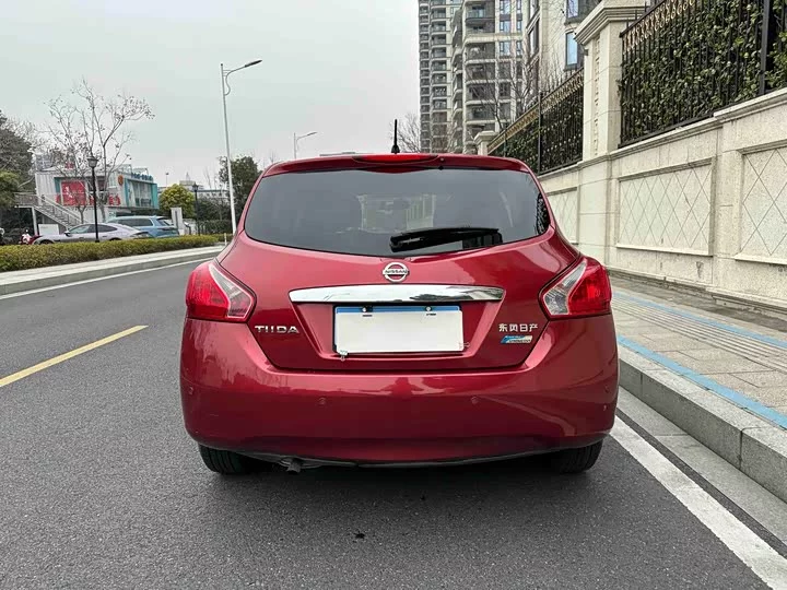 Nissan Tiida