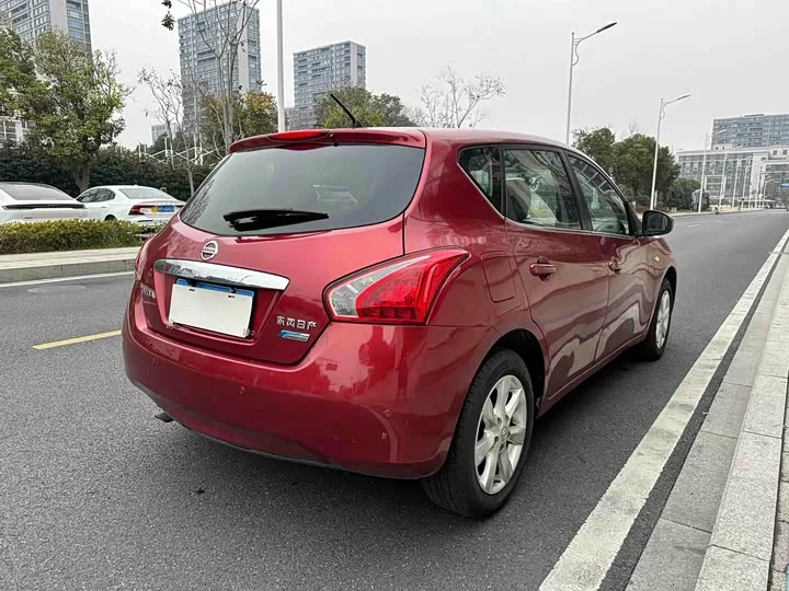 Nissan Tiida