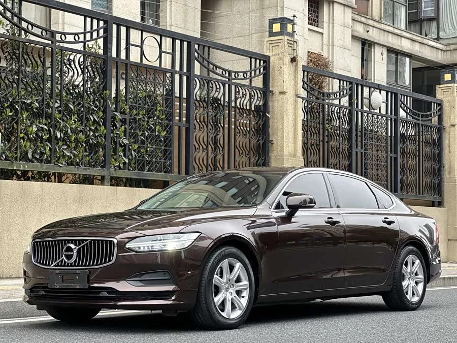 Volvo S90