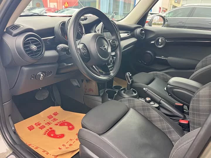 MINI 