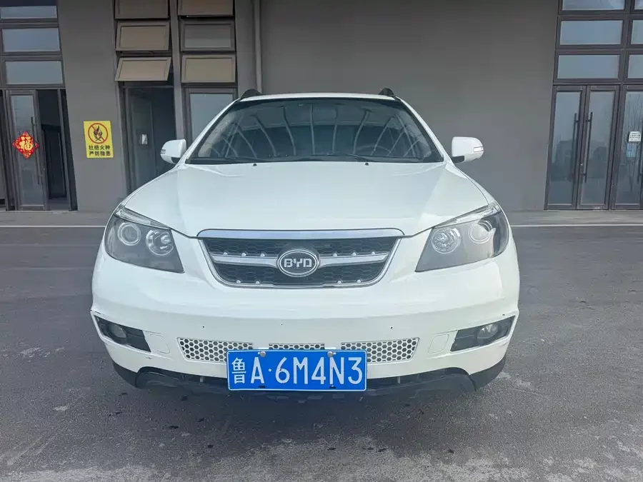 BYD S6
