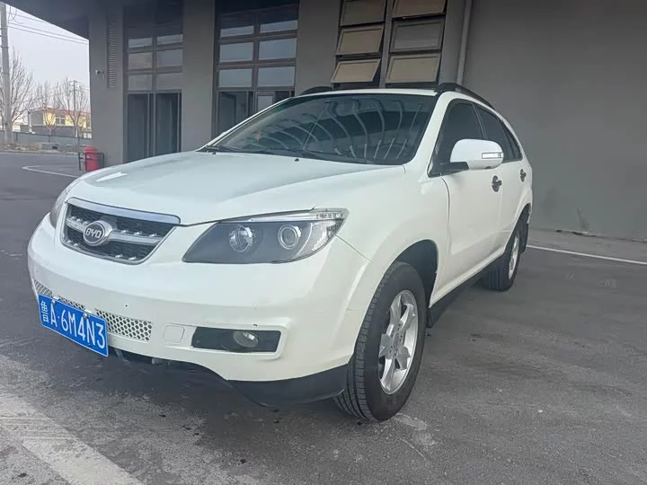 BYD S6