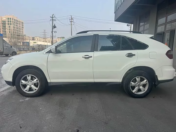 BYD S6
