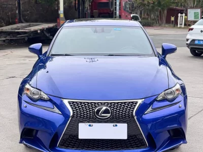Lexus IS