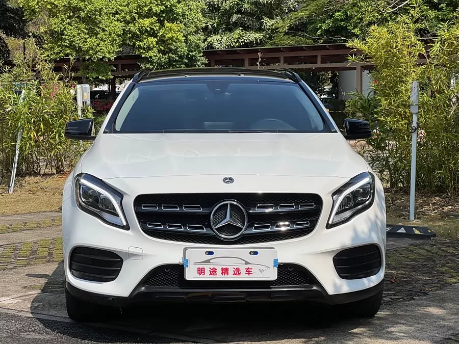 Mercedes Benz GLA