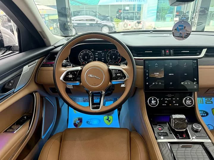 Jaguar XFL