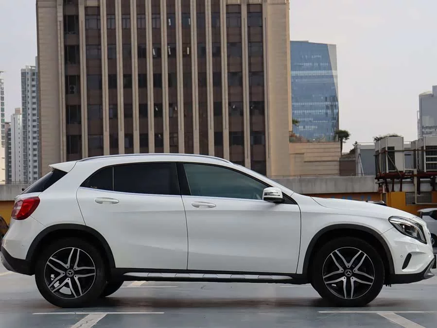 Mercedes Benz GLA