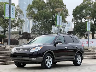 Hyundai Velasquez