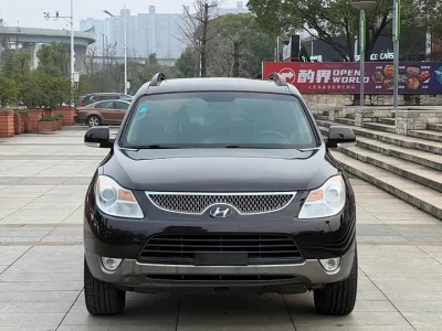 Hyundai Velasquez