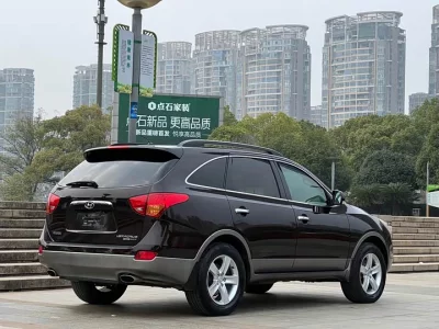 Hyundai Velasquez