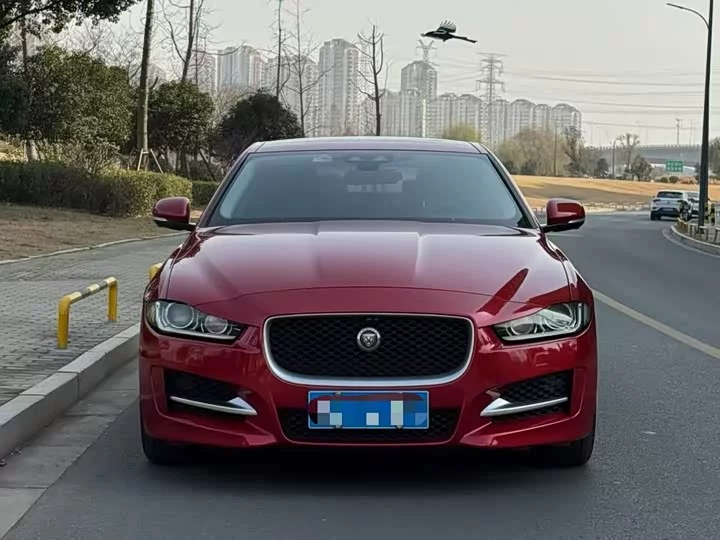 Jaguar XE
