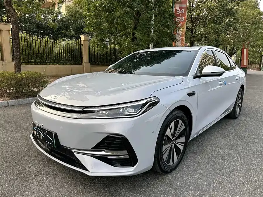 Geely Galaxy A7 EM