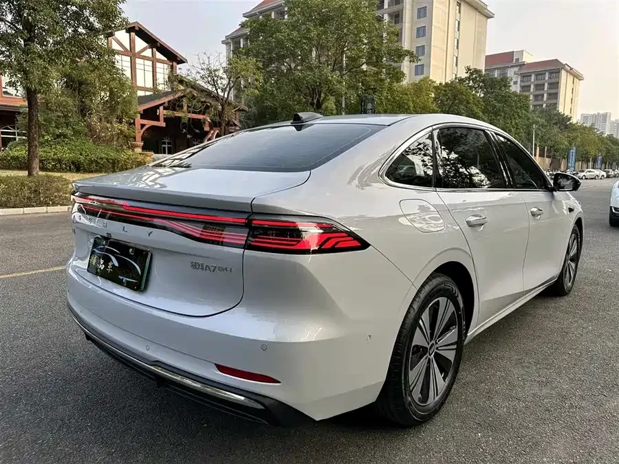 Geely Galaxy A7 EM