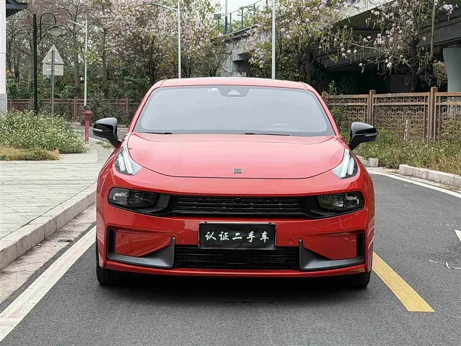 Lynk & Co 03