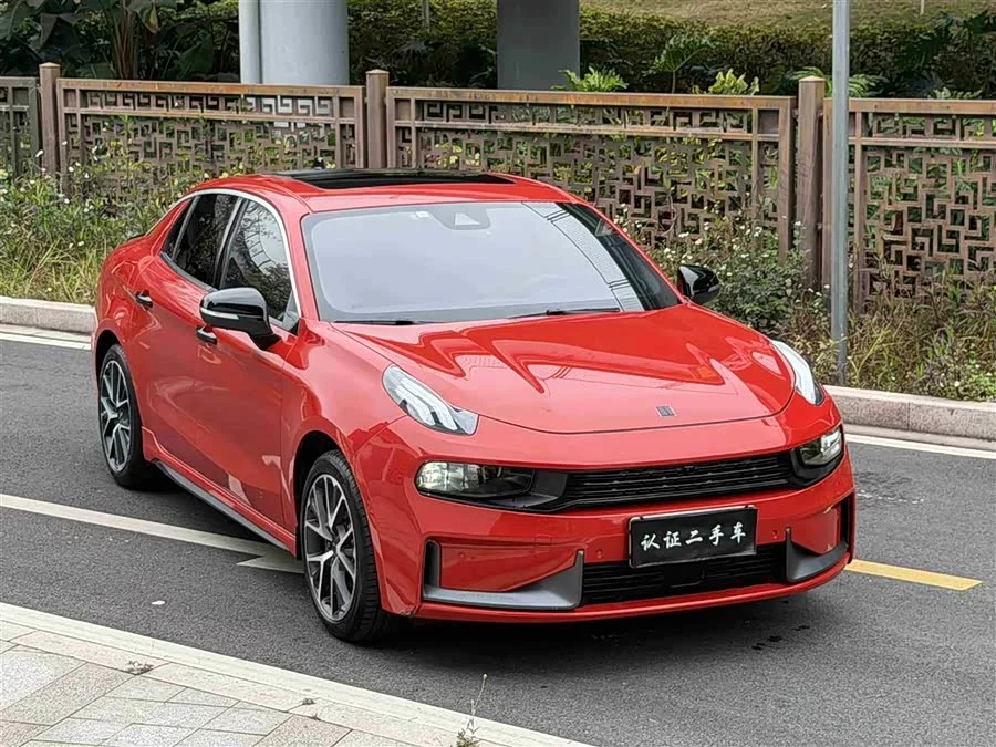 Lynk & Co 03