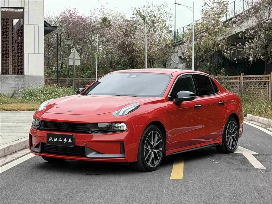 Lynk & Co 03