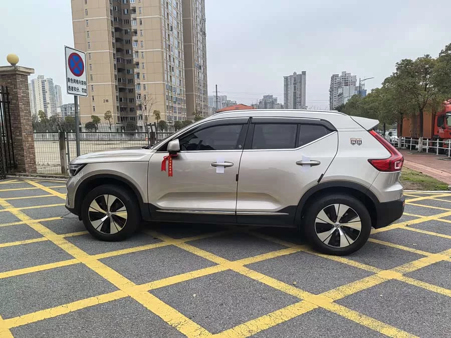 Volvo XC40