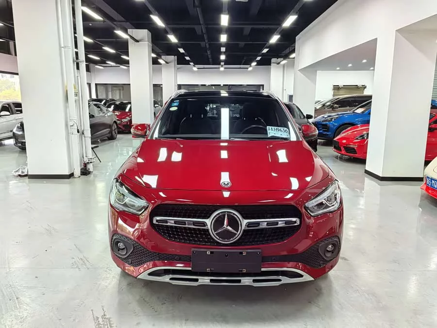 Mercedes Benz GLA