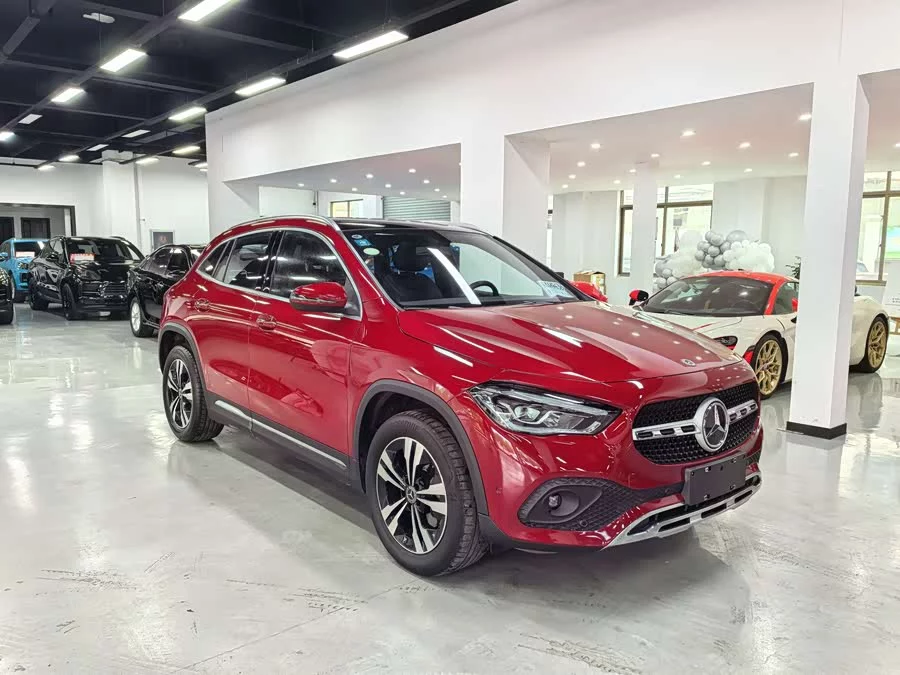 Mercedes Benz GLA