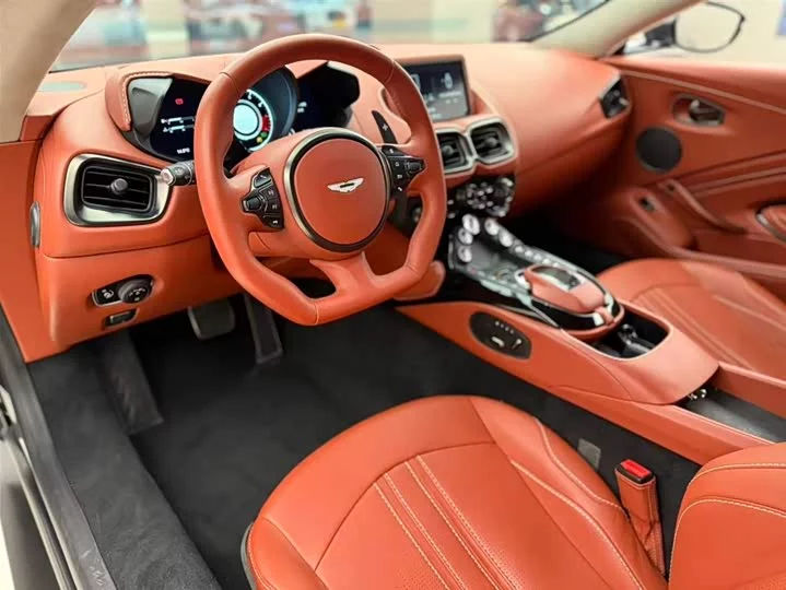 Aston Martin V8 Vantage