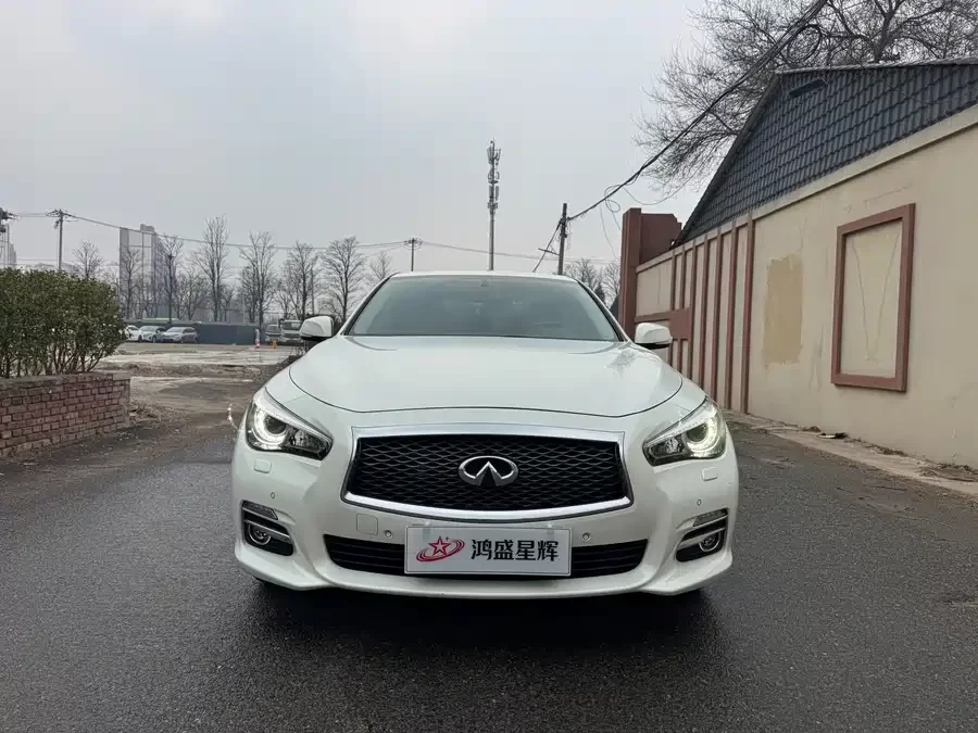 Infiniti Q50L