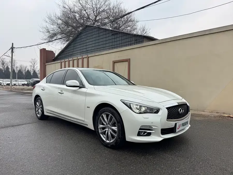 Infiniti Q50L