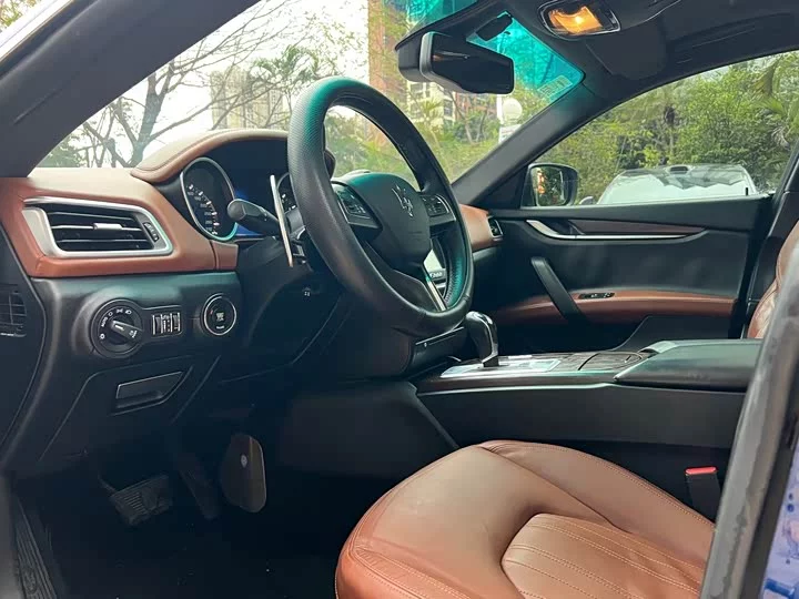 Maserati Ghibli
