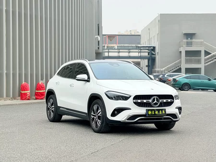 Mercedes Benz GLA