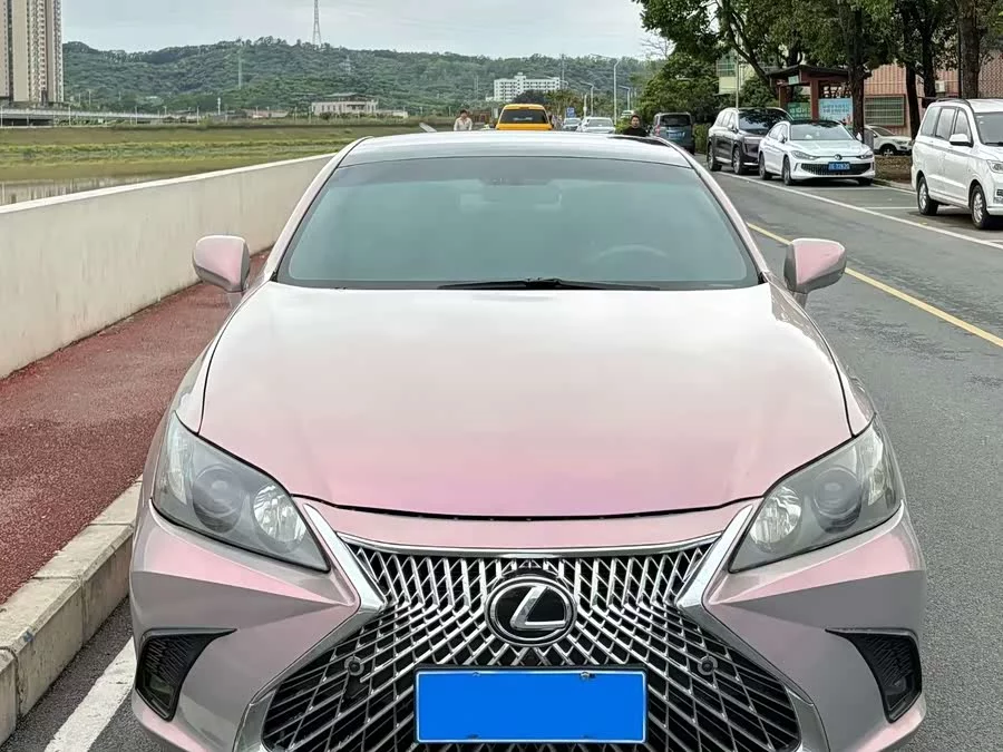 Lexus ES