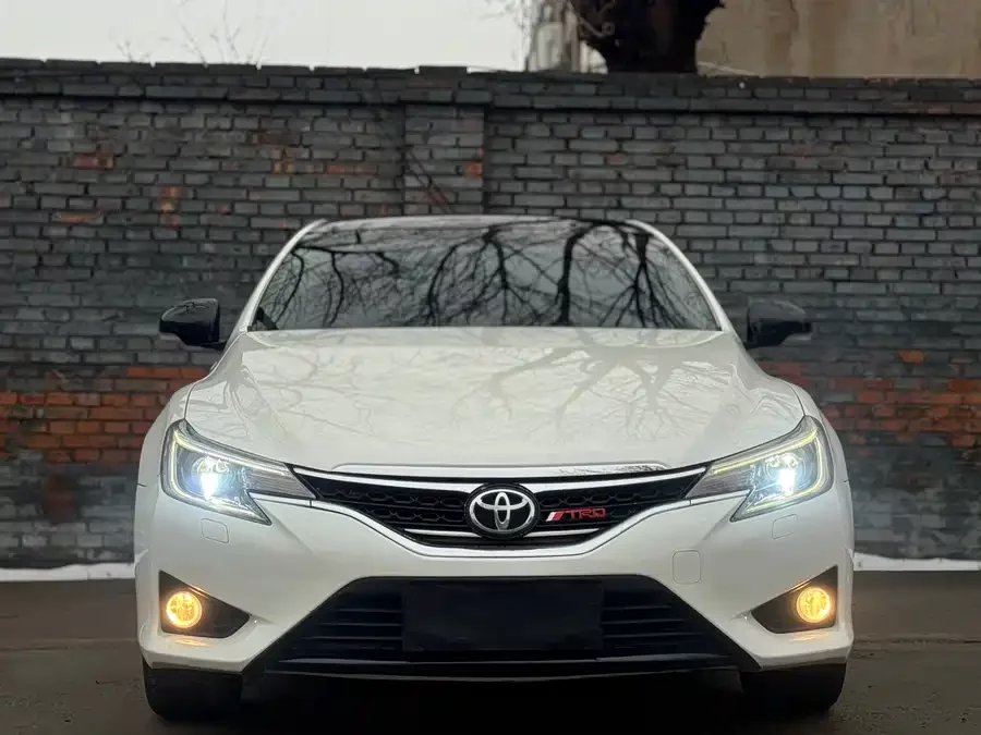 Toyota Reiz