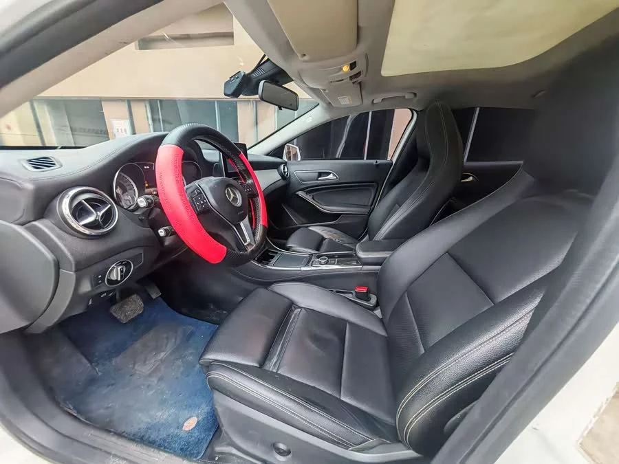Mercedes Benz GLA