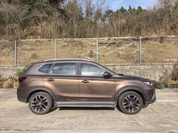 Roewe RX5
