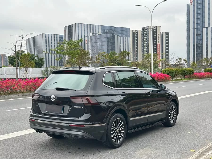 Volkswagen Tiguan L