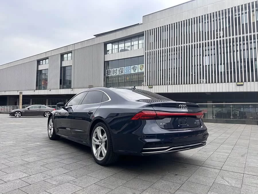 Audi A7L