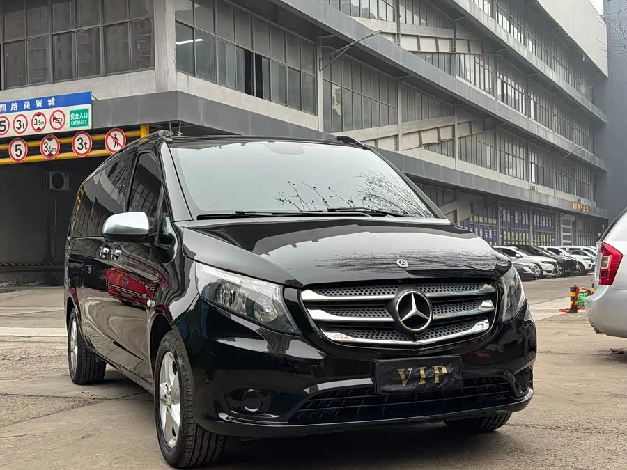 Mercedes Benz Vito