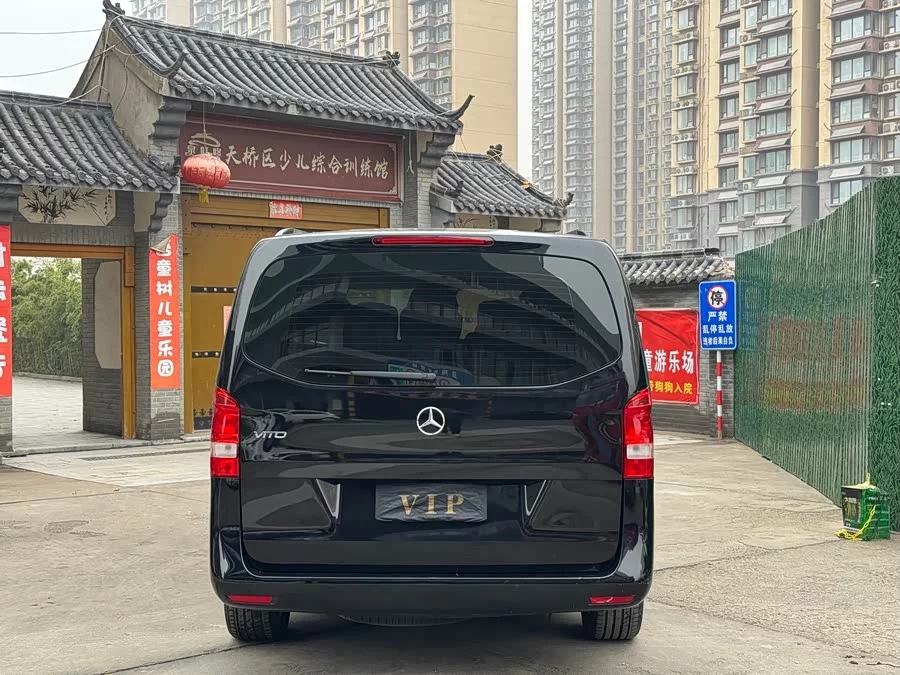 Mercedes Benz Vito