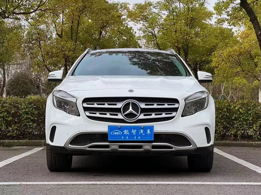 Mercedes Benz GLA