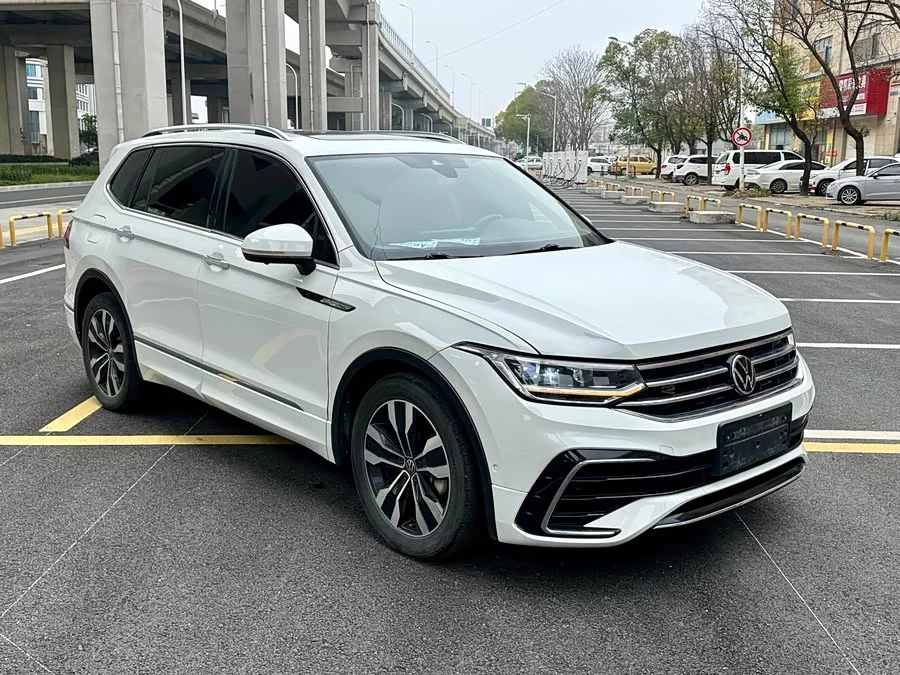 Volkswagen Tiguan L
