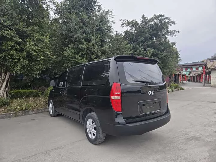 Hyundai H-1 Huiyi