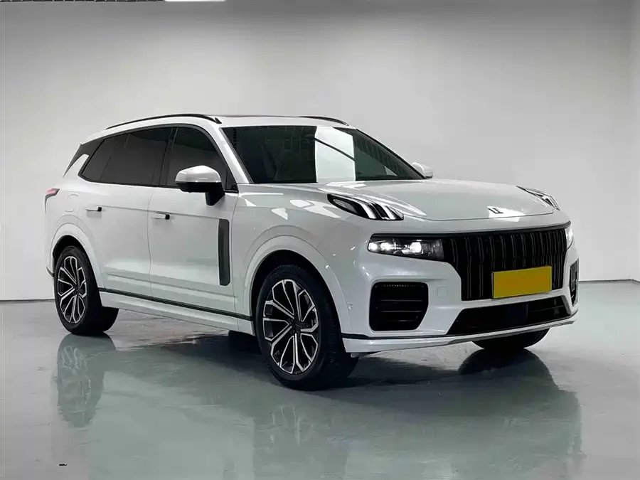 Lynk & Co 09