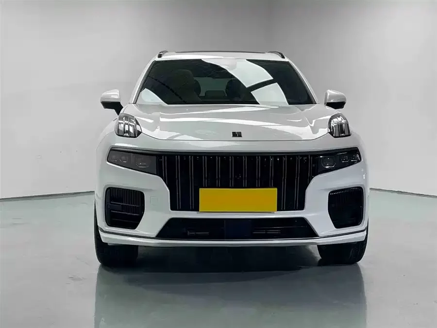 Lynk & Co 09