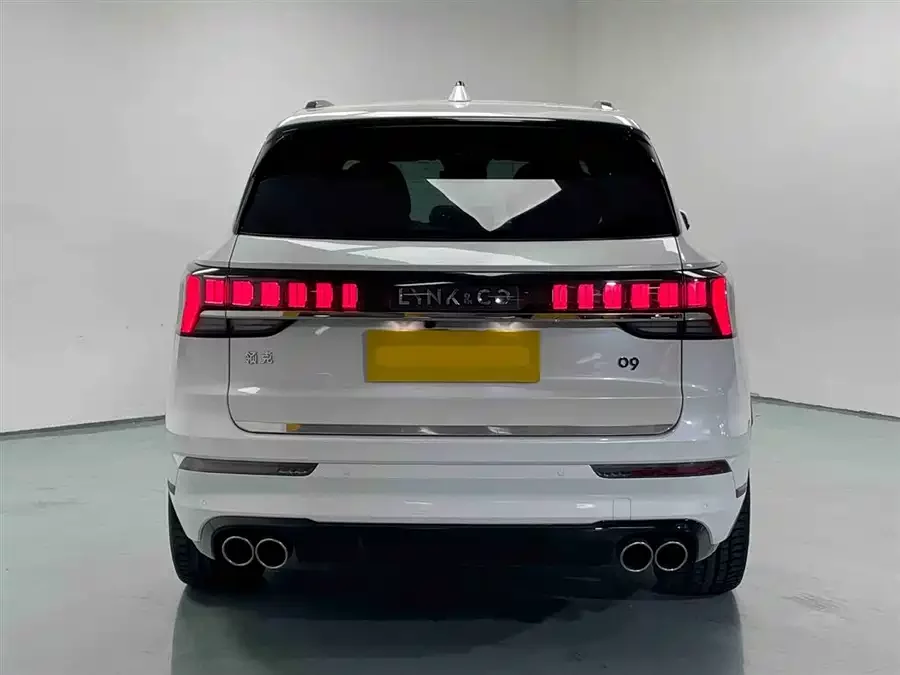 Lynk & Co 09