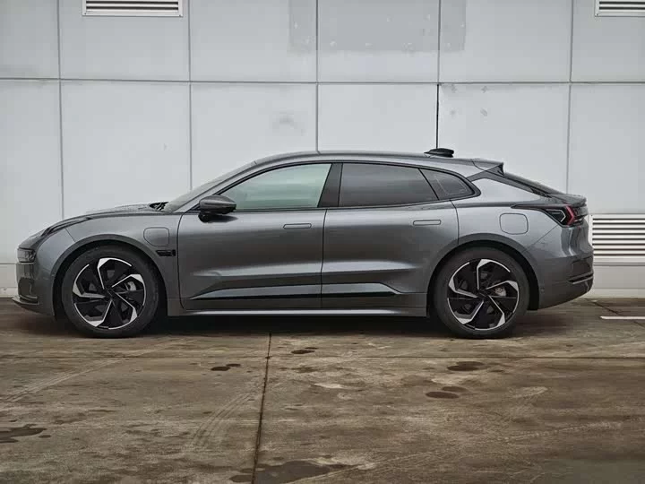 ZEEKR 001
