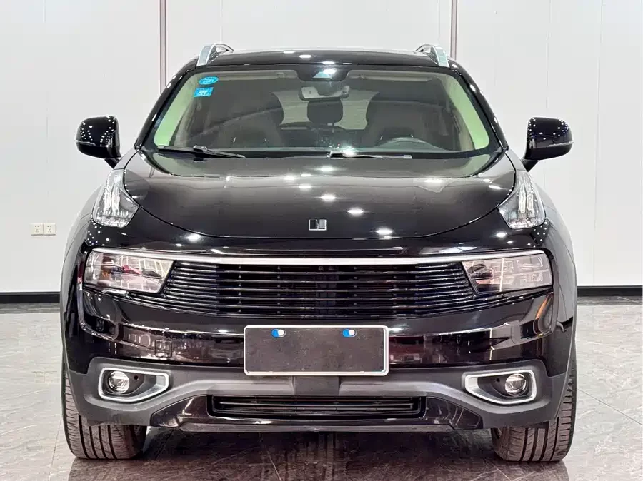 Lynk & Co 01