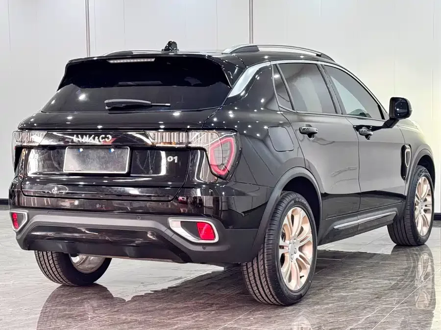 Lynk & Co 01