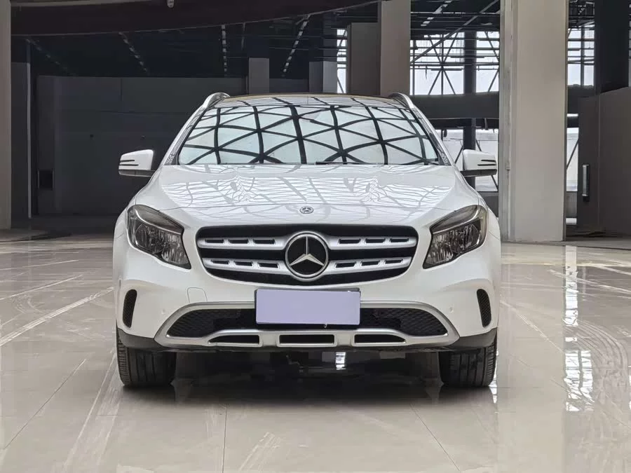 Mercedes Benz GLA