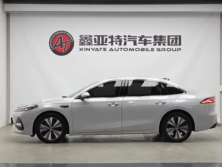 Geely Galaxy A7 EM