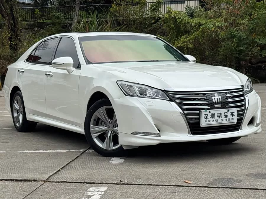 Toyota crown