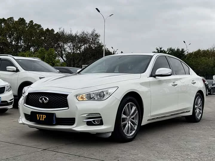 Infiniti Q50L